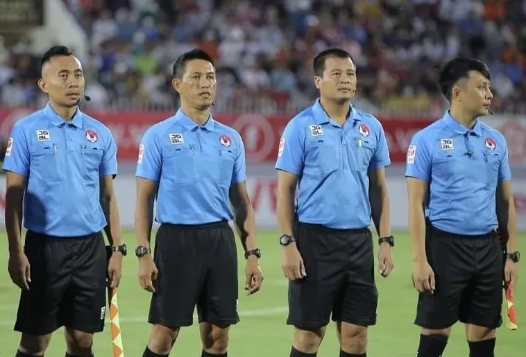 Tìm Hiểu Nhiệm Vụ Và Vai Trò Trợ Lý Trọng Tài Bóng Đá